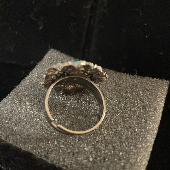 Antique style Faceted turquoise color ring. Adjustable band, Stone auth unsure. - Picture 3 of 5